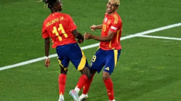 مدرب منتخب إسبانيا يعتز بلاعبيه الشباب