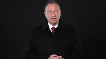 مرتجي يتولى رئاسة بعثة الأهلي في كأس العالم للأندية.. واستحالة سفر محمود الخطيب بسبب هذا العائق