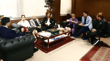 مرقص يرحب بممثلة الاتحاد العربي للإعلام التنموي في لبنان وفريق من لجنة الزمن الجميل