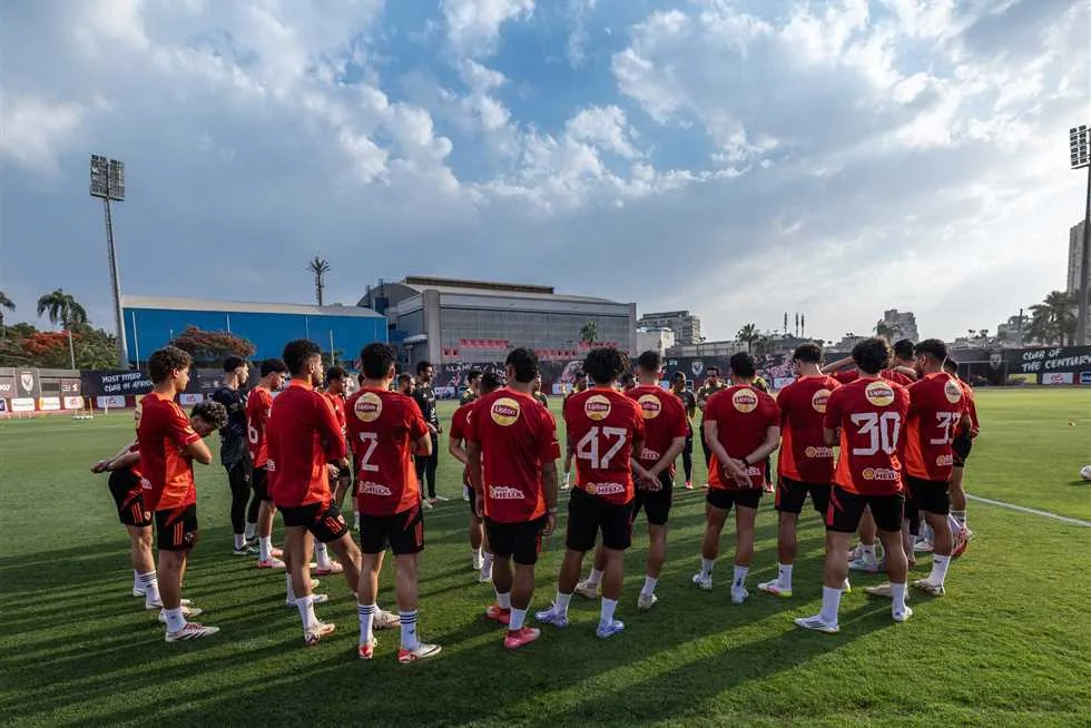 «مشاكل مروان عطية مع لاعب الأهلي»