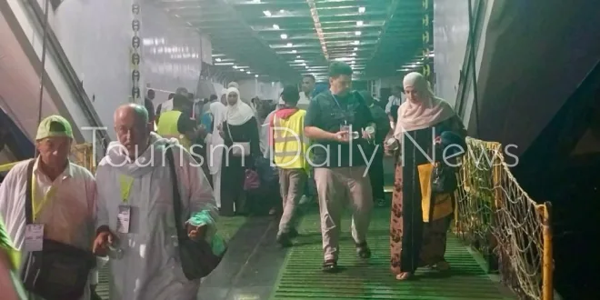 مصر: انطلاق رحلات عودة الحجاج عبر البر – مغادرة 127 حافلة تحمل 4800 حاج.