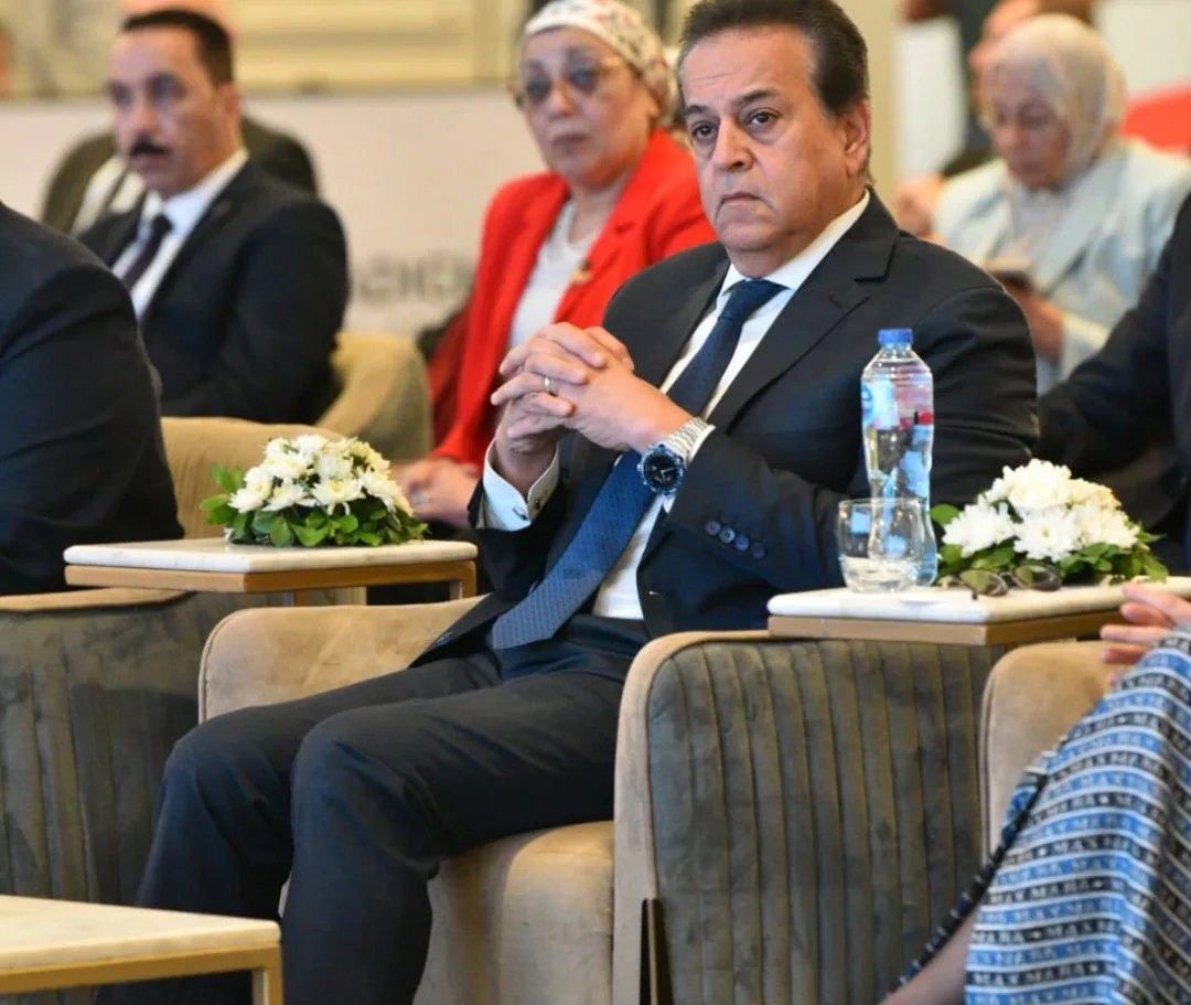 مصر تتصدر دول شرق المتوسط.. وزير الصحة يتلقى شهادة من منظمة الصحة العالمية تؤكد نجاح البلاد في مكافحة التهاب الكبد B مصر تتصدر دول شرق المتوسط.. وزير الصحة يتلقى شهادة من منظمة الصحة العالمية تؤكد نجاح البلاد في مكافحة التهاب الكبد B