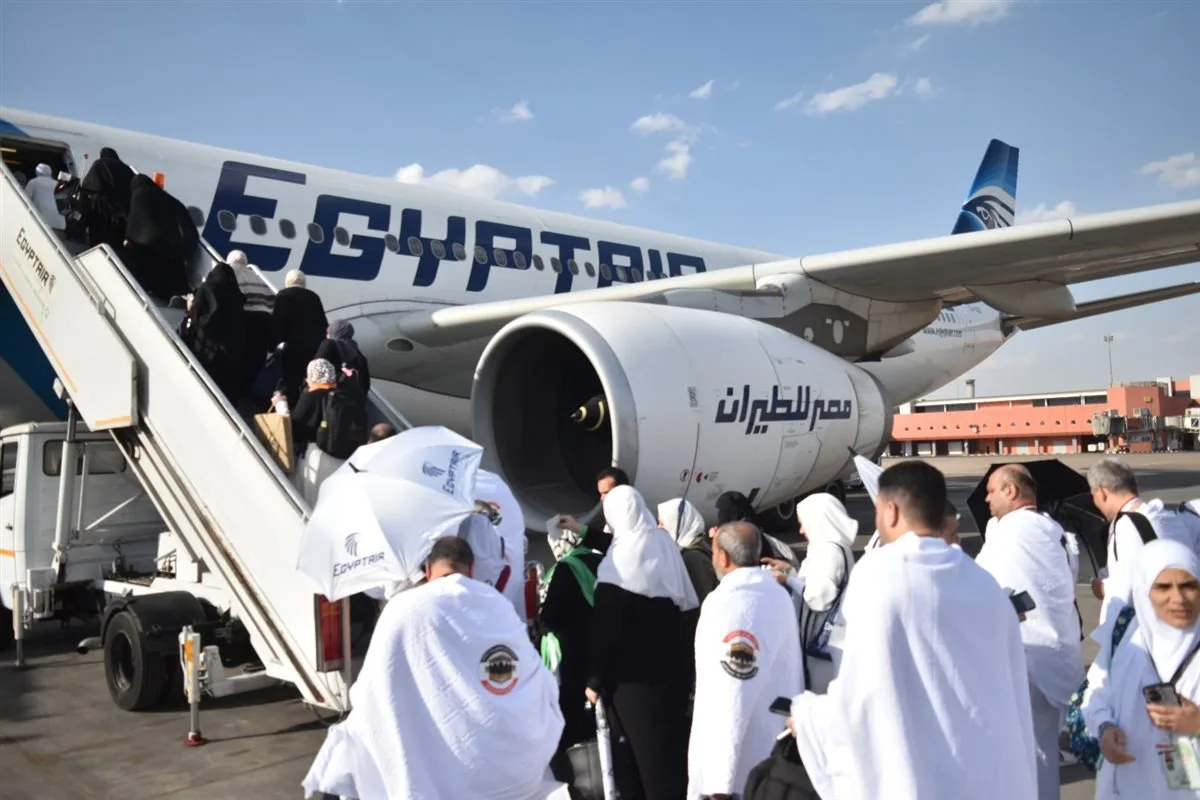مصر للطيران تبدأ غدًا عملية عودة حجاج بيت الله الحرام إلى الوطن. مصر للطيران تبدأ غدًا عملية عودة حجاج بيت الله الحرام إلى الوطن.