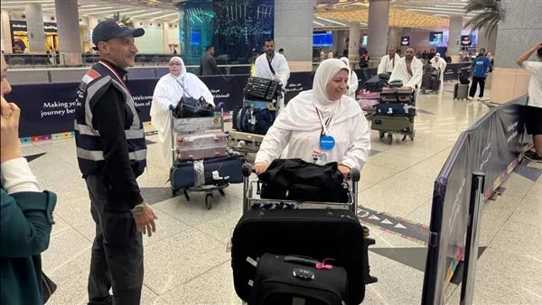 مصر للطيران تنظم غدًا 19 رحلة لإعادة حجاج بيت الله الحرام. مصر للطيران تنظم غدًا 19 رحلة لإعادة حجاج بيت الله الحرام.
