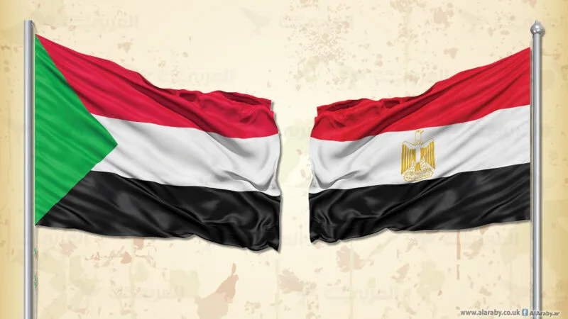 “تنسيق المواقف” .. مكالمة هاتفية بين رئيسي وزراء مصر والسودان تبحث القضايا المشتركة. “تنسيق المواقف” .. مكالمة هاتفية بين رئيسي وزراء مصر والسودان تبحث القضايا المشتركة.