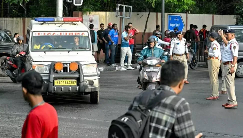 مصيبة في احتفالات الكريكيت في الهند.. مصرع 11 مشجعًا في تدافع جماهيري مصيبة في احتفالات الكريكيت في الهند.. مصرع 11 مشجعًا في تدافع جماهيري