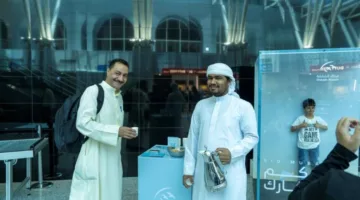 مطار الشارقة يحتفل بعيد الفطر مع المسافرين
