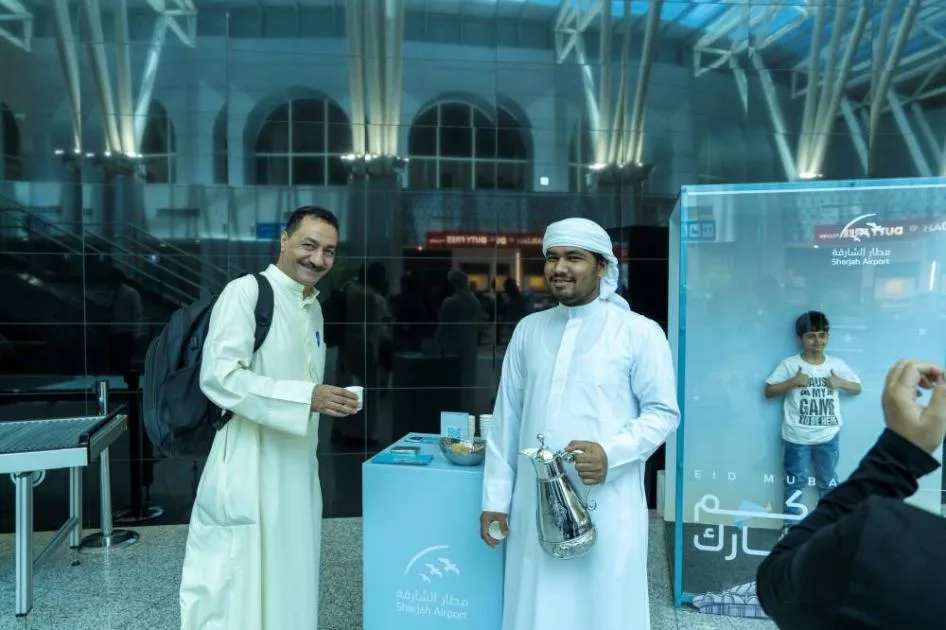مطار الشارقة يحتفل بعيد الفطر مع المسافرين