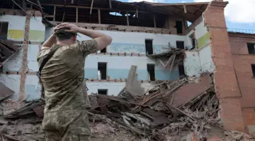 مقتل 4 أشخاص وإصابة 28، بينهم 3 أطفال، في غارة روسية على أوكرانيا