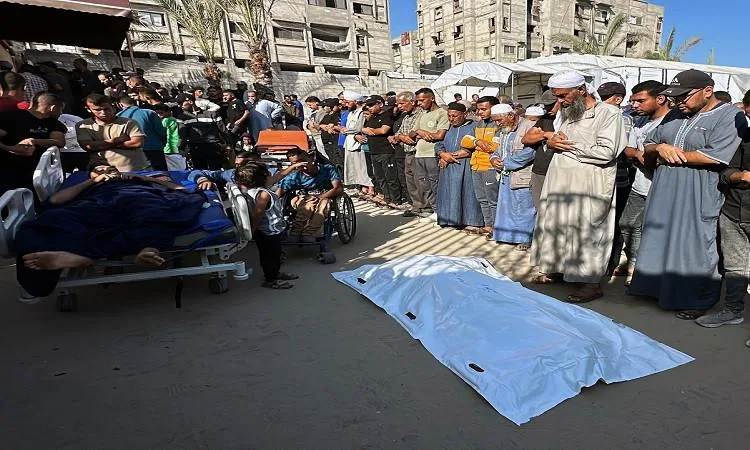 مقتل 9 فلسطينيين جراء غارات إسرائيلية على جباليا ودير البلح في شمال ووسط غزة مقتل 9 فلسطينيين جراء غارات إسرائيلية على جباليا ودير البلح في شمال ووسط غزة