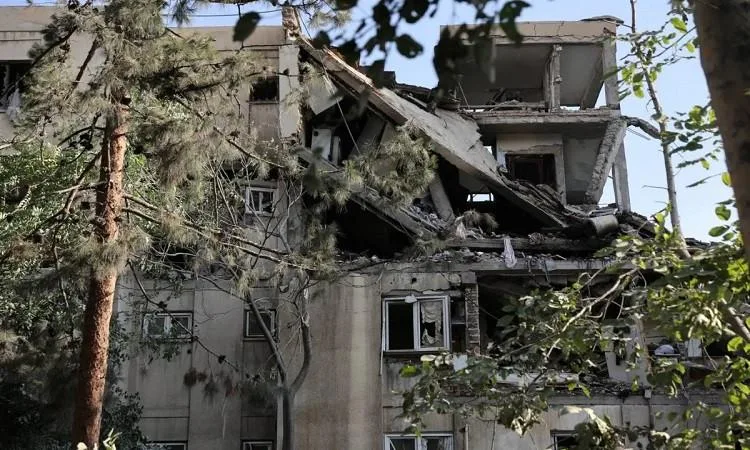 مقتل ثلاثة علماء نوويين إيرانيين وثلاثة عناصر من الحرس الثوري جراء الهجوم الإسرائيلي مقتل ثلاثة علماء نوويين إيرانيين وثلاثة عناصر من الحرس الثوري جراء الهجوم الإسرائيلي