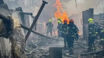 مقتل شخص واحد على الأقل في هجوم واسع بطائرات مسيرة روسية على كييف وأوديسا
