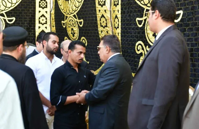 محافظ الدقهلية يعزي عائلة السائق الشهيد خالد شوقي محافظ الدقهلية يعزي عائلة السائق الشهيد خالد شوقي