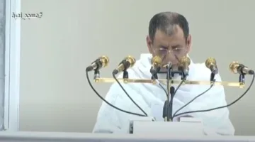 خطيب عرفة يوجه نداء للإنابة إلى الله لدعم فلسطين ومساعدتها