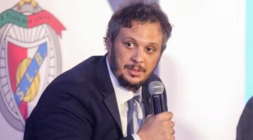 ممدوح عيد يثير غضب الأهلي في اتحاد الكرة بعد فوزهم بلقب دوري الأبطال.. الأزمة تتصاعد