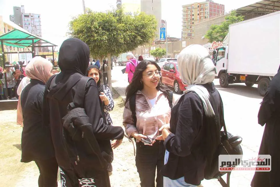 مميزات امتحان اللغة الأجنبية الثانية للثانوية العامة 2025 وفقاً للنظامين القديم والحديث مميزات امتحان اللغة الأجنبية الثانية للثانوية العامة 2025 وفقاً للنظامين القديم والحديث