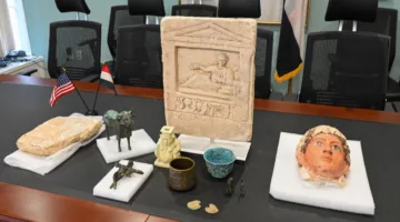 من بينها وعاء مخصص للإله ‘بس’: مصر تستعيد 11 قطعة أثرية مهربة