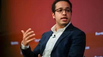 من كريدي سويس إلى أبوظبي: مسار تاجر مغربي نحو تعزيز إمبراطورية صناديق التحوط