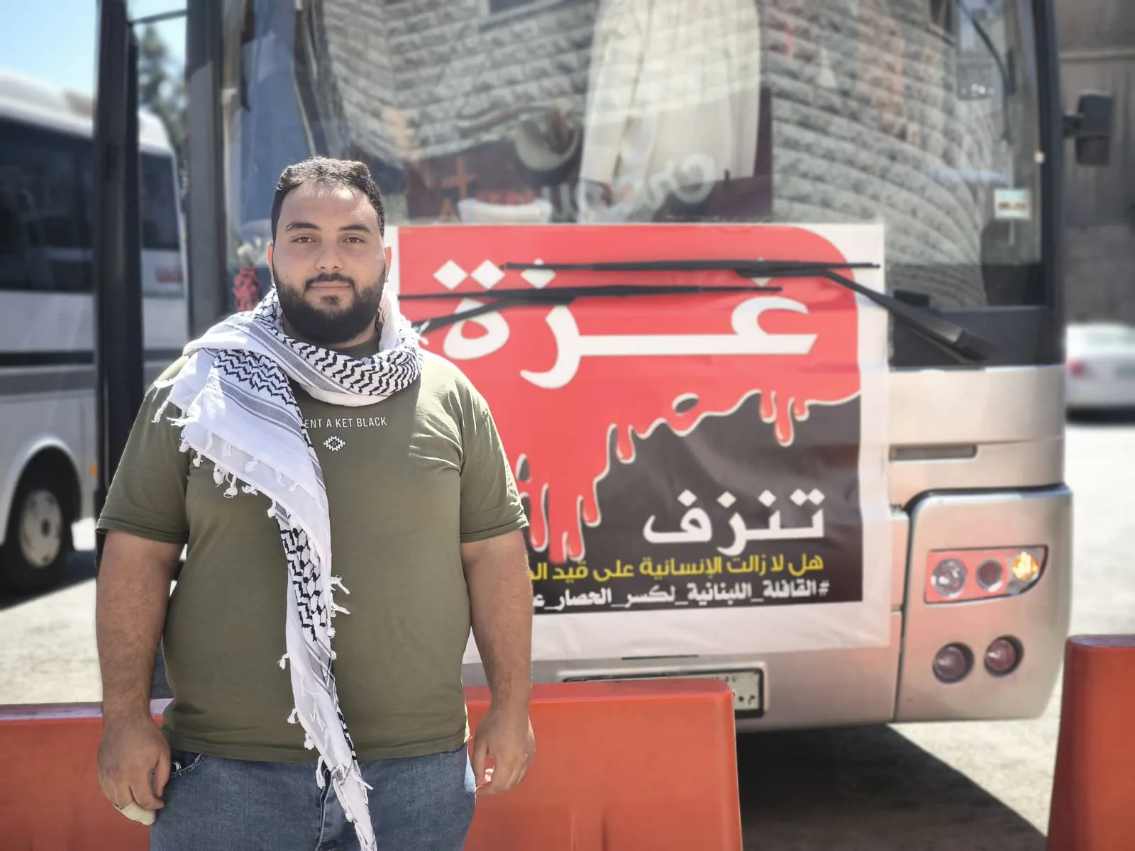 من لبنان إلى رفح.. قافلة “الكرامة” تبدأ رحلتها لفك الحصار عن غزة من لبنان إلى رفح.. قافلة “الكرامة” تبدأ رحلتها لفك الحصار عن غزة