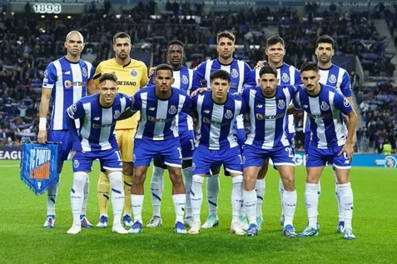 منافس الأهلي.. بورتو يوشك على إتمام صفقة مع لاعب إسباني