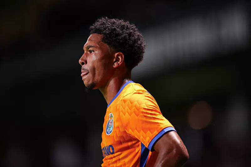 منافس الأهلي.. لاعب بورتو: سنواجه الصعوبات بدون ديوجو كوستا وسنأخذ كأس العالم للأندية بجدية كبيرة منافس الأهلي.. لاعب بورتو: سنواجه الصعوبات بدون ديوجو كوستا وسنأخذ كأس العالم للأندية بجدية كبيرة