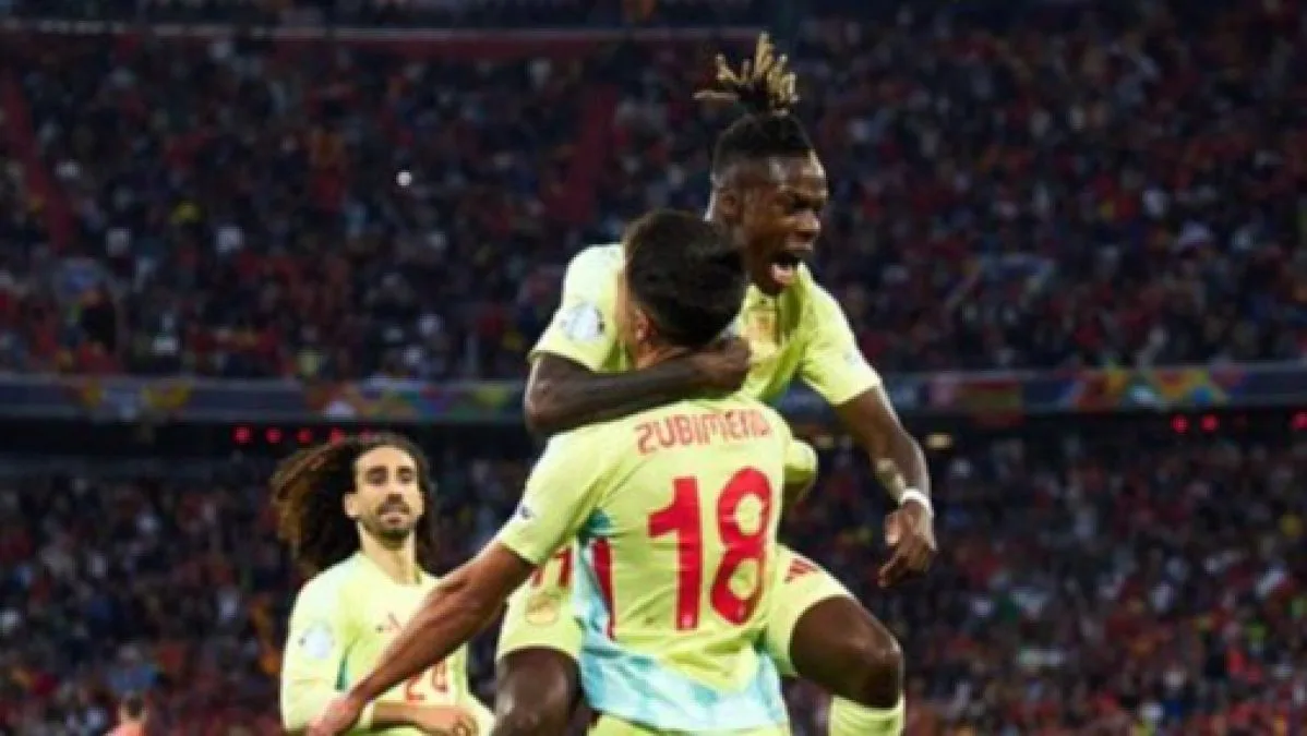 منتخب إسبانيا يتفوق على البرتغال 2-1 في نهاية الشوط الأول من نهائي دوري الأمم الأوروبية منتخب إسبانيا يتفوق على البرتغال 2-1 في نهاية الشوط الأول من نهائي دوري الأمم الأوروبية