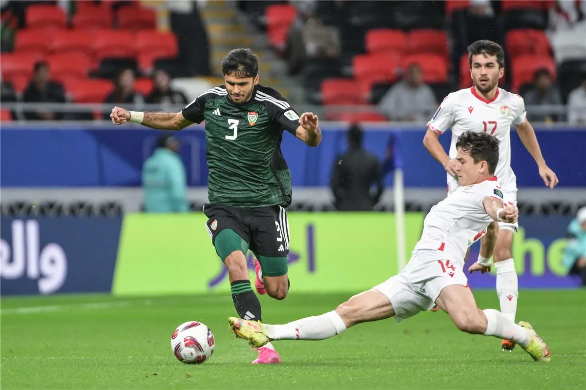 منتخب الإمارات يتعادل مع أوزبكستان في تصفيات كأس العالم منتخب الإمارات يتعادل مع أوزبكستان في تصفيات كأس العالم