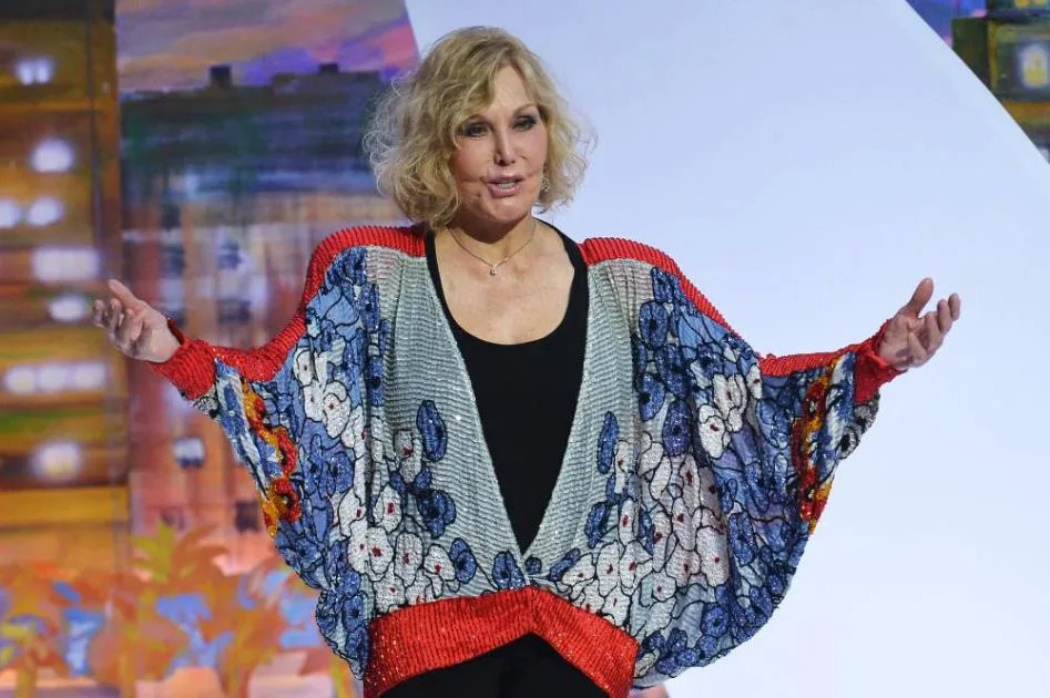 «مهرجان البندقية السينمائي» يمنح كيم نوفاك جائزة «إنجاز العمر» «مهرجان البندقية السينمائي» يمنح كيم نوفاك جائزة «إنجاز العمر»