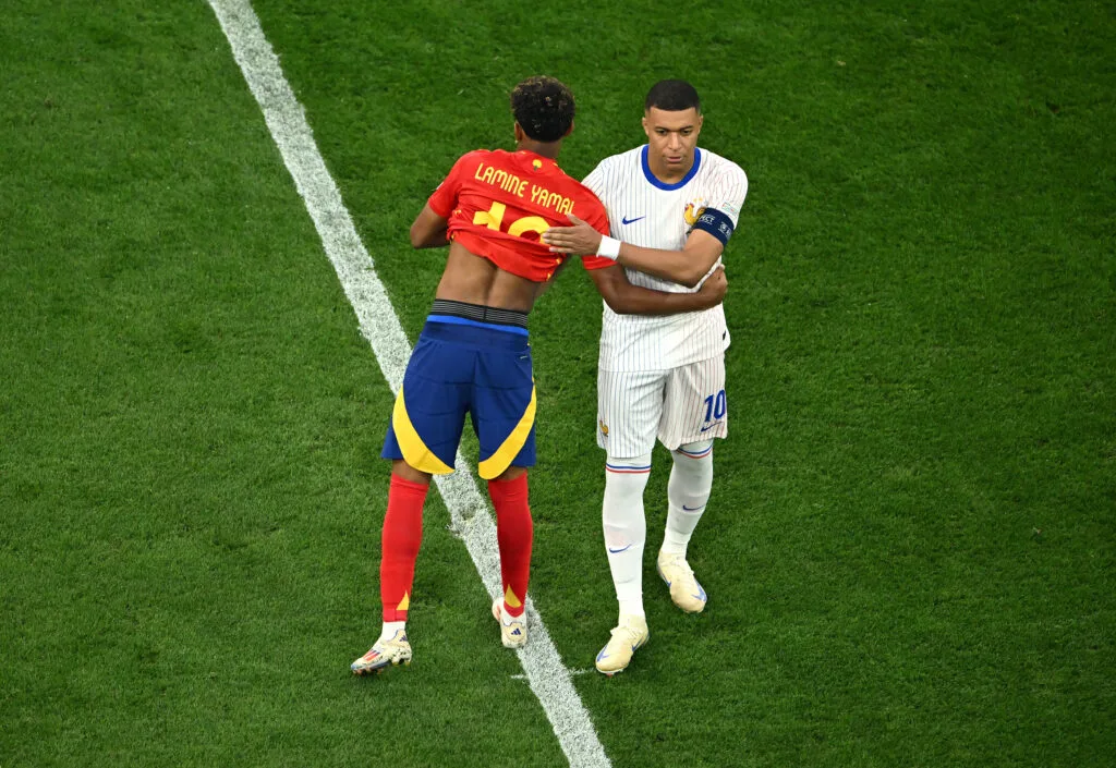 مواجهة مبكرة: 5 حقائق حول مباراة إسبانيا وفرنسا في دوري الأمم الأوروبية مواجهة مبكرة: 5 حقائق حول مباراة إسبانيا وفرنسا في دوري الأمم الأوروبية