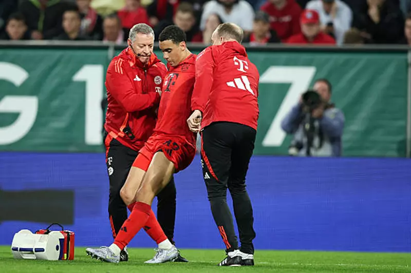 موسيالا يستأنف تدريباته مع بايرن ميونخ تحضيرًا لكأس العالم للأندية. موسيالا يستأنف تدريباته مع بايرن ميونخ تحضيرًا لكأس العالم للأندية.