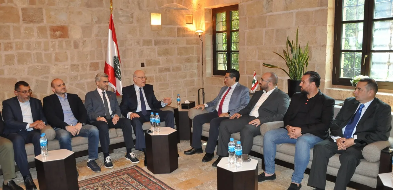 ميقاتي للمجلس البلدي الجديد في طرابلس: التعاون بينكم سيؤدي إلى النجاح ويمكنكم تحقيق الكثير دون تدخلات سياسية. ميقاتي للمجلس البلدي الجديد في طرابلس: التعاون بينكم سيؤدي إلى النجاح ويمكنكم تحقيق الكثير دون تدخلات سياسية.