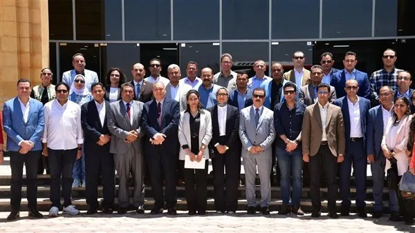 نائب محافظ أسيوط يشارك في زيارة تفقدية لمشاريع التنمية في الوادي الجديد نائب محافظ أسيوط يشارك في زيارة تفقدية لمشاريع التنمية في الوادي الجديد