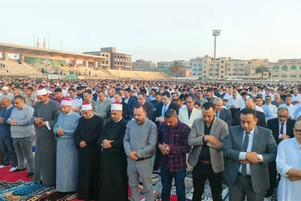 نائب محافظ كفر الشيخ يشارك في صلاة عيد الأضحى في ساحة سيتي كلوب. نائب محافظ كفر الشيخ يشارك في صلاة عيد الأضحى في ساحة سيتي كلوب.