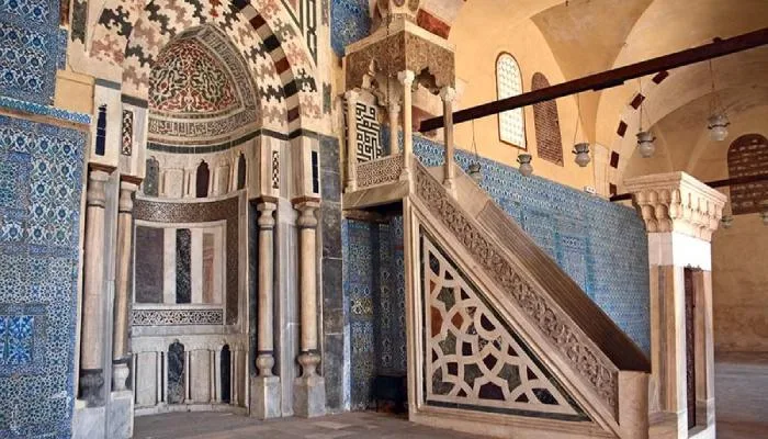 نائمون في المسجد: لص يسرق هاتفًا في وضح النهار (فيديو) نائمون في المسجد: لص يسرق هاتفًا في وضح النهار (فيديو)
