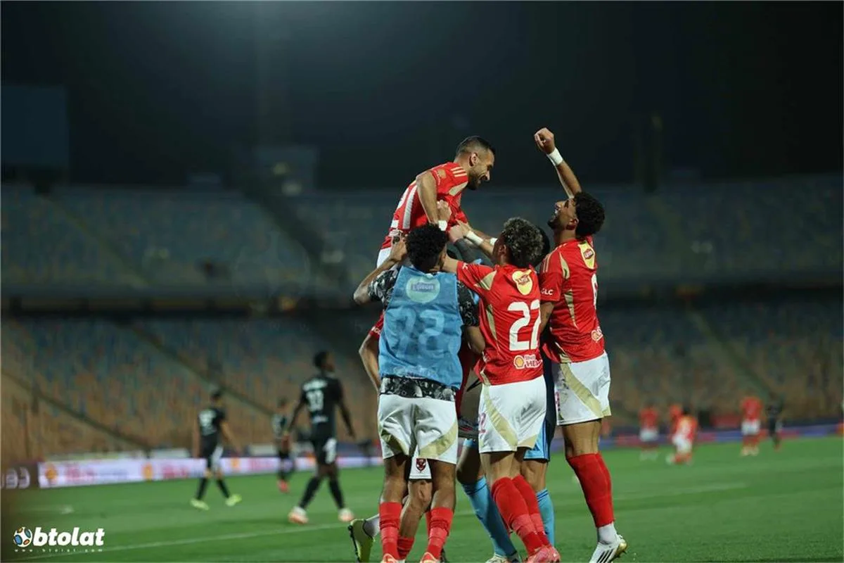 ناديان من الخليج يستقطبان لاعب الأهلي بعد بطولة كأس العالم للأندية ناديان من الخليج يستقطبان لاعب الأهلي بعد بطولة كأس العالم للأندية