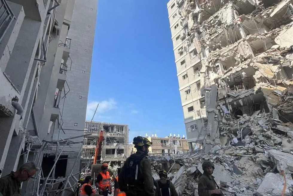 نتنياهو: ندعو سكان طهران للإخلاء وسنتخذ الإجراءات اللازمة نتنياهو: ندعو سكان طهران للإخلاء وسنتخذ الإجراءات اللازمة