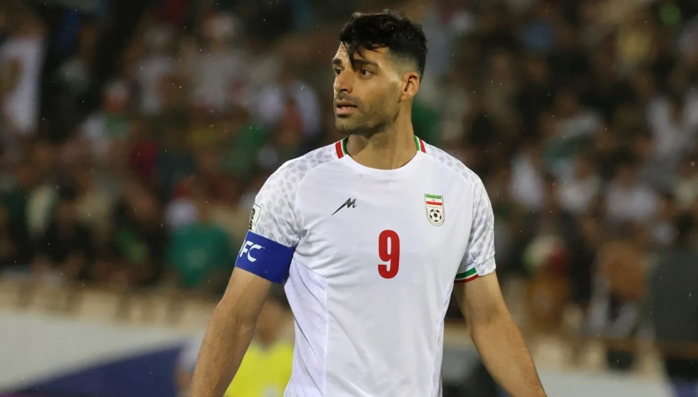 نجم إنتر محتجز في إيران بسبب الظروف الأمنية نجم إنتر محتجز في إيران بسبب الظروف الأمنية