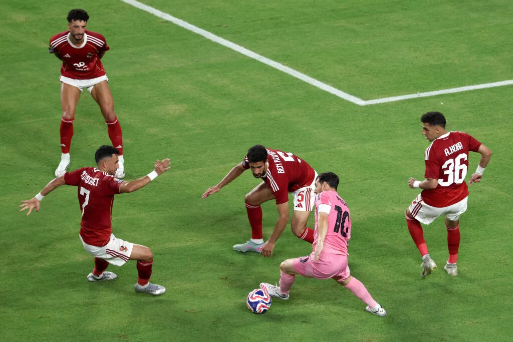 نجم الأهلي: ريبيرو مدرب رائع لكنه لا يرقى لمستوى النادي نجم الأهلي: ريبيرو مدرب رائع لكنه لا يرقى لمستوى النادي