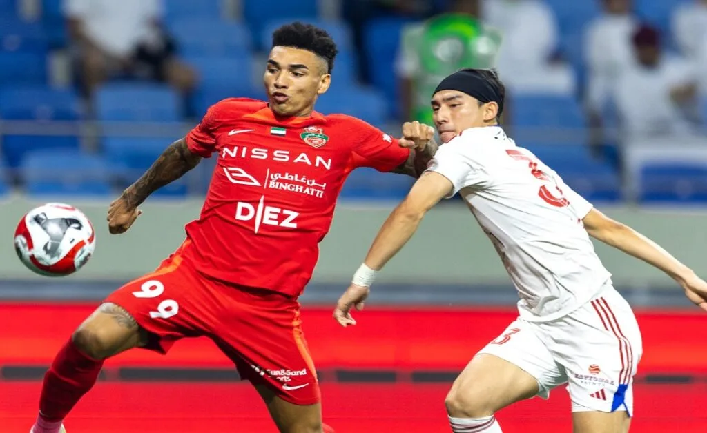 نجم شباب الأهلي السابق يتجه نحو الدوري الإنجليزي نجم شباب الأهلي السابق يتجه نحو الدوري الإنجليزي