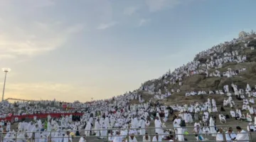 نفرة حجاج قرعة من عرفات إلى مزدلفة في أجواء إيمانية وتنظيم متقن