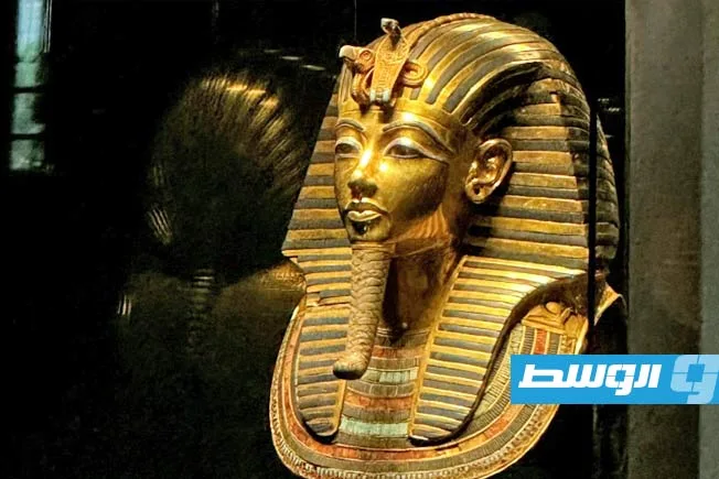 نقل القناع الذهبي لتوت عنخ آمون إلى المتحف المصري الكبير نقل القناع الذهبي لتوت عنخ آمون إلى المتحف المصري الكبير