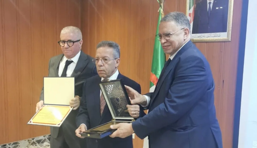 نقيب الأطباء يشارك في المؤتمر العالمي العشرين لنقابة الأطباء الجزائريين نقيب الأطباء يشارك في المؤتمر العالمي العشرين لنقابة الأطباء الجزائريين