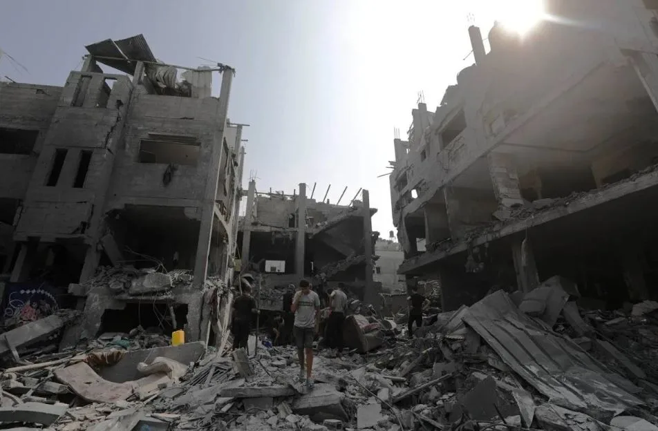 الرئاسة الفلسطينية: يجب أن يتبع قرار إنهاء الحرب تنفيذ حل الدولتين ومحاسبة إسرائيل على انتهاكاتها. الرئاسة الفلسطينية: يجب أن يتبع قرار إنهاء الحرب تنفيذ حل الدولتين ومحاسبة إسرائيل على انتهاكاتها.