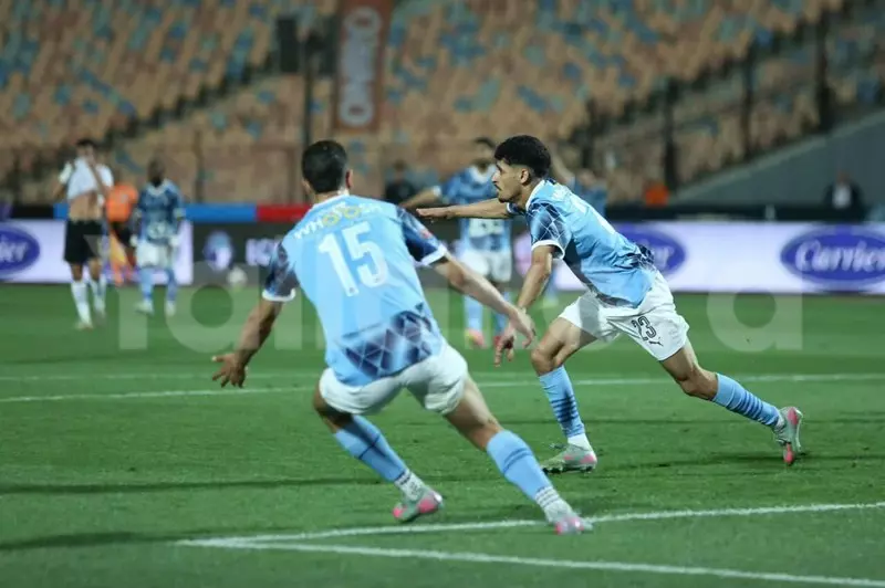 هرب من دفاع الزمالك.. “قطة” تسجل الهدف الأول في نهائي كأس مصر (فيديو) هرب من دفاع الزمالك.. “قطة” تسجل الهدف الأول في نهائي كأس مصر (فيديو)