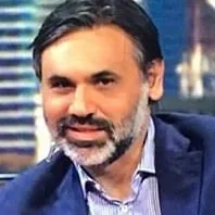 «هل أنتِ كيان سياسي أم حزب؟»