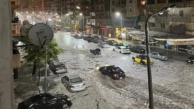هل العاصفة في الإسكندرية مُصطنعة؟ الأرصاد تكشف الحقيقة هل العاصفة في الإسكندرية مُصطنعة؟ الأرصاد تكشف الحقيقة