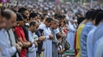 هل تعتبر صلاة العيد كافية بدلاً من صلاة الجمعة إذا تزامنتا في يوم واحد؟