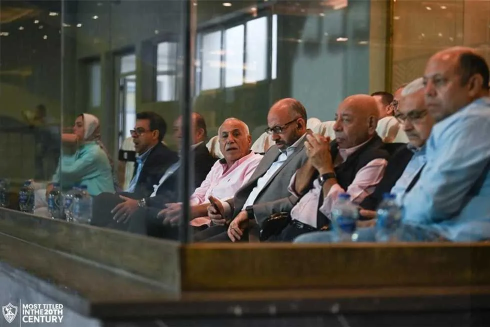 «هل ستجعلني أدفع ثمن دورة كوم أمبو؟».. رئيس تحرير الأهلي يتحدث عن أزمة صفقة زيزو «هل ستجعلني أدفع ثمن دورة كوم أمبو؟».. رئيس تحرير الأهلي يتحدث عن أزمة صفقة زيزو
