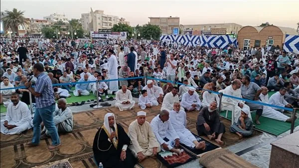 هل يُسمح بتخطي صلاة الجمعة في أول أيام عيد الأضحى؟