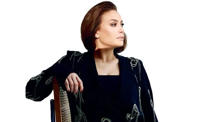 هند صبري تتحضر لـ “عسل أحمر” هند صبري تتحضر لـ “عسل أحمر”